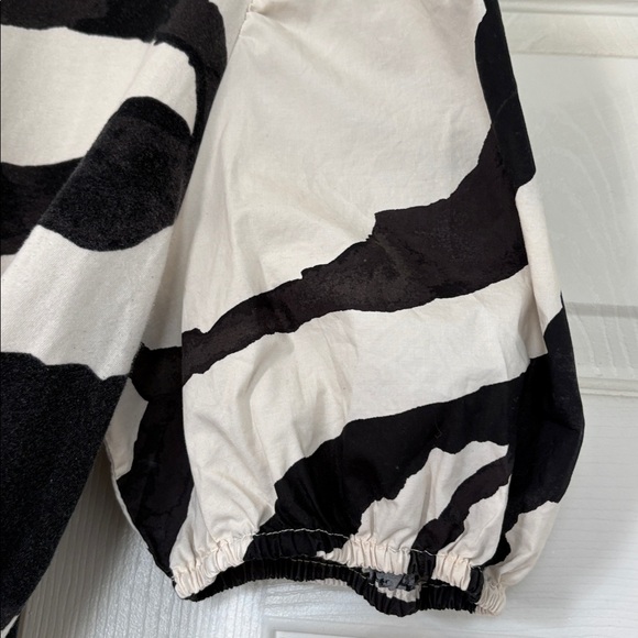 H&M Top - Picture 3 of 7